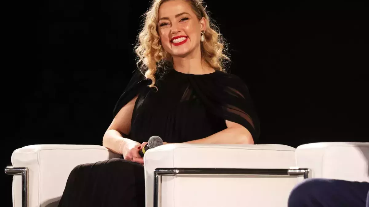 Amber Heard announces birth twins family actress