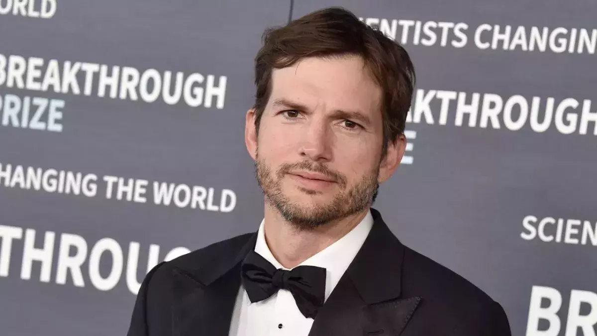 Ashton Kutcher relationship Demi Moore children