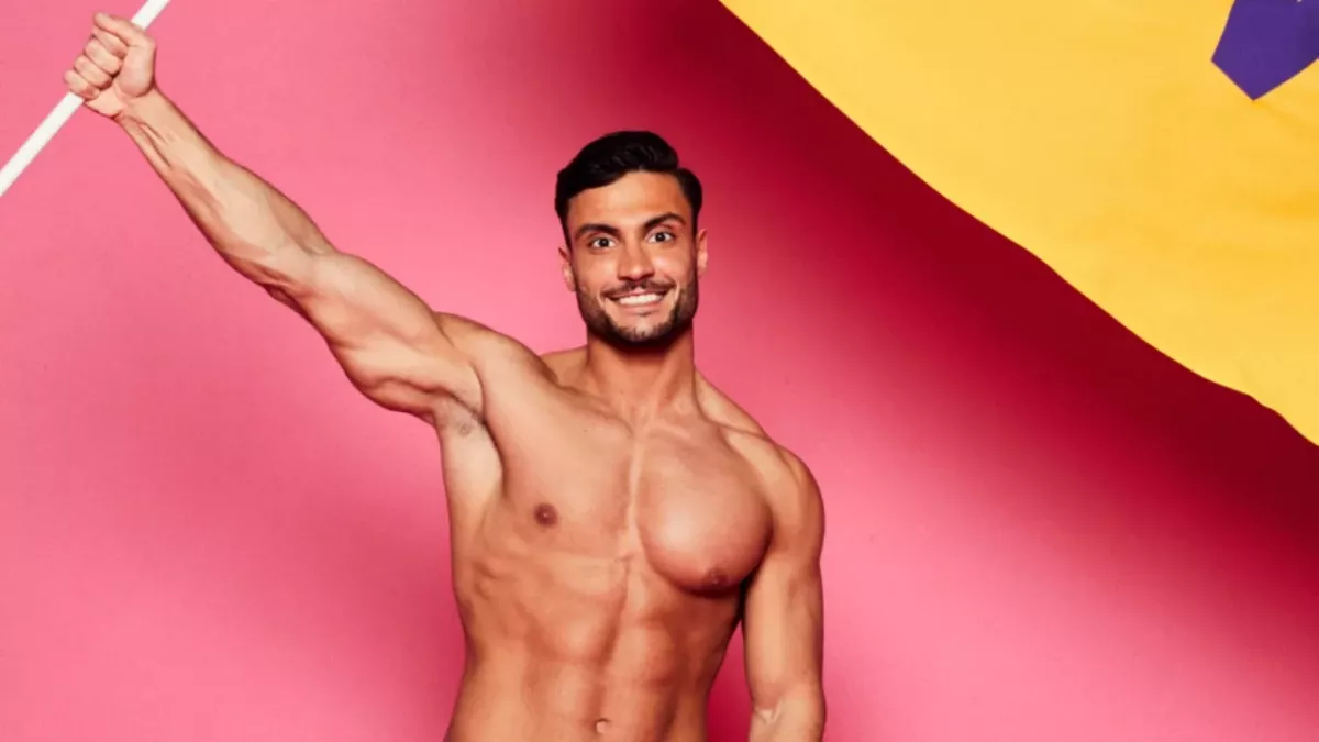 Davide Sanclimenti: Islander accused of hamming up Italian accent 