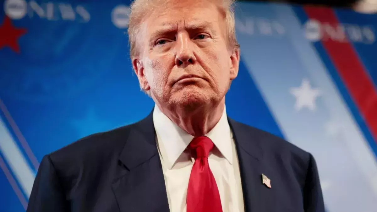 Donald Trump gigantic naked statue erected Las Vegas