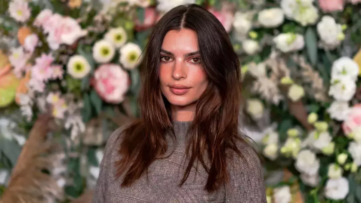 Emily Ratajkowski accuses Robin Thicke of sexual assault