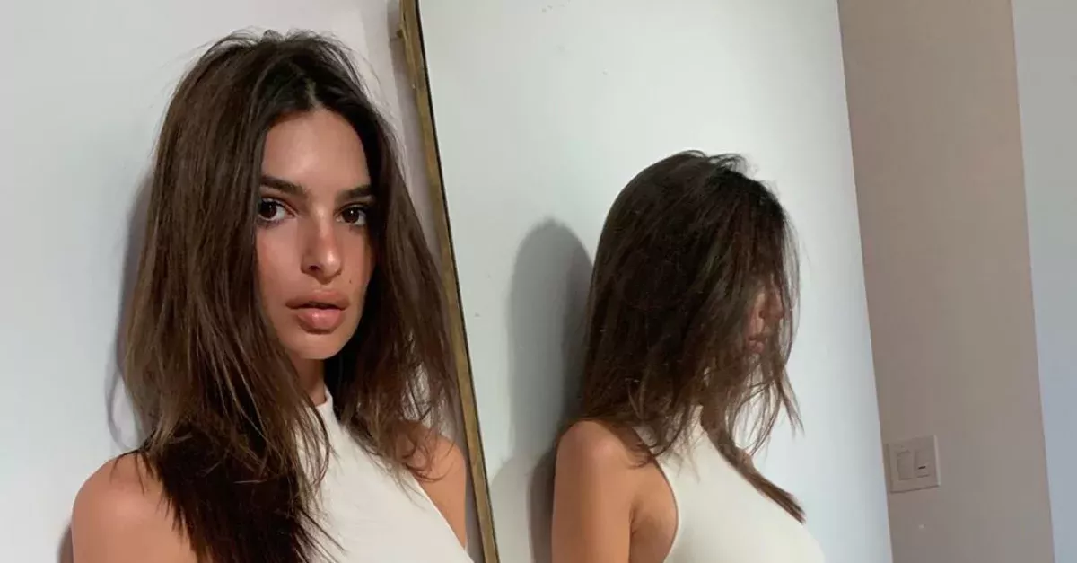 Emily Ratajkowski Looked Extra Hot In A Tight, White Outfit
