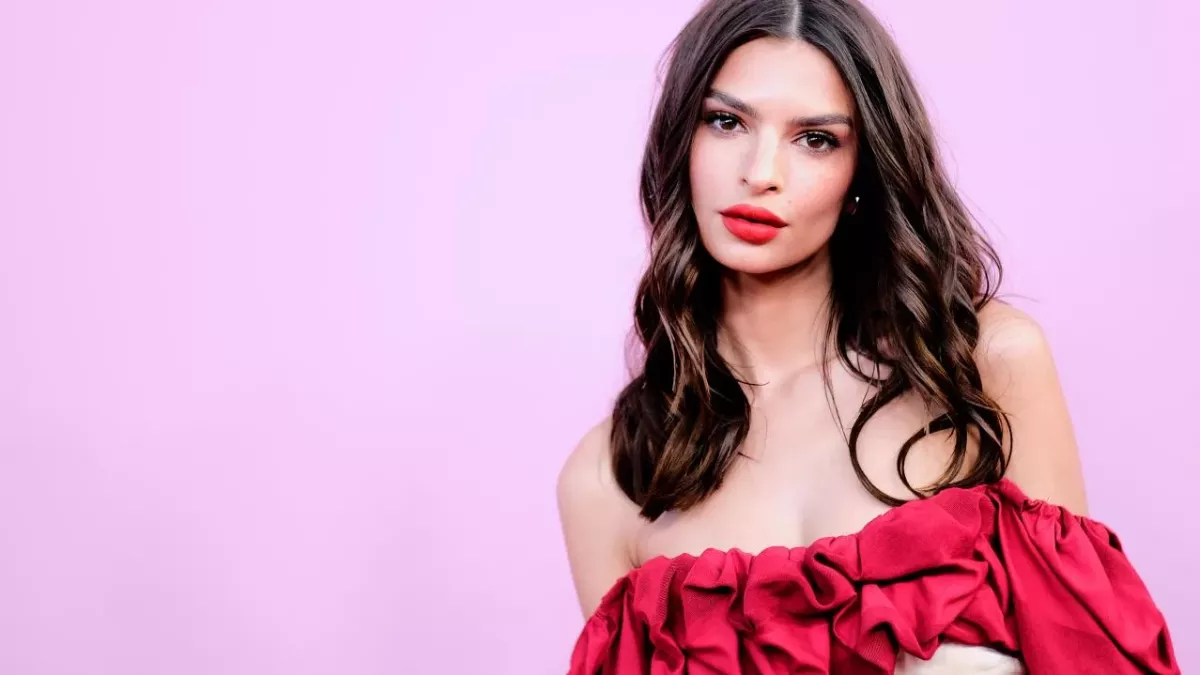 Emily Ratajkowski