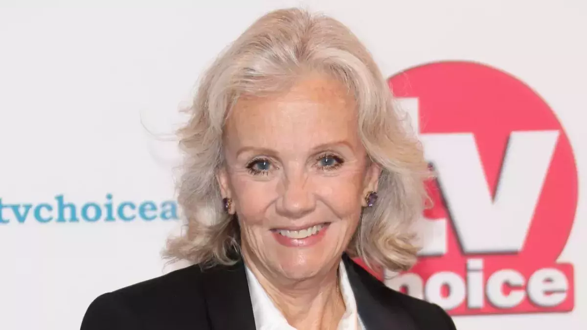 Hayley Mills Death in Paradise boyfriend health