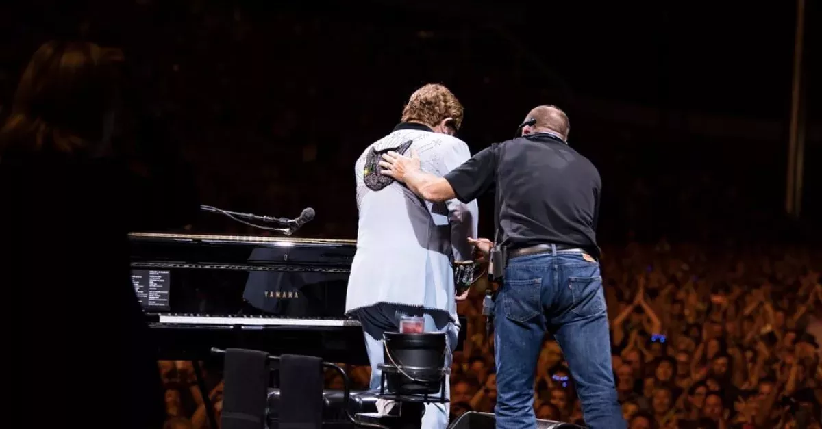Heartbreaking Moment Elton John Breaks Down As He Was Forced To Cut Short His Gig In New Zealand