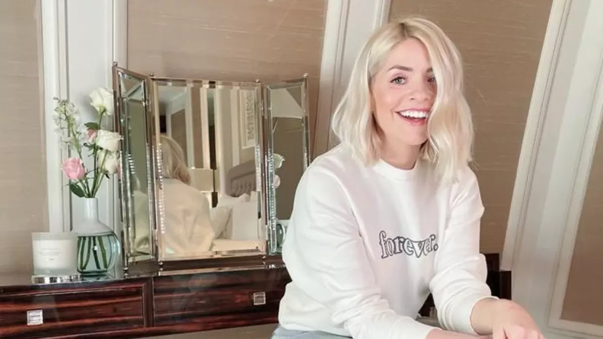 Here's where you can buy Holly Willoughby's This Morning skirt 
