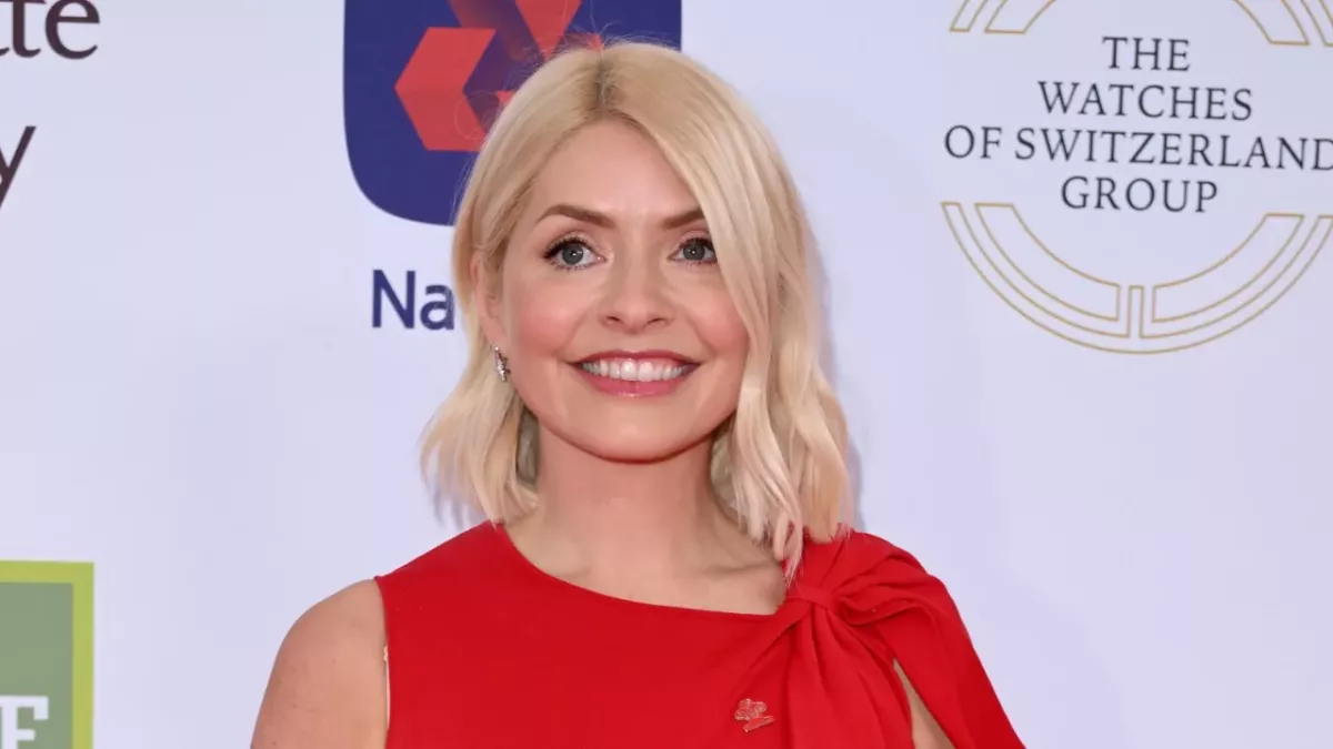 Holly Willoughby Dancing on ice body language