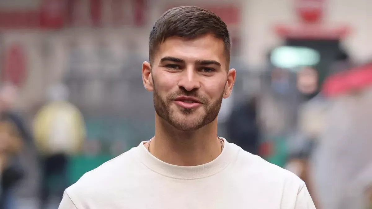 I’m A Celeb star Owen Warner ‘fake’ proposes Jemma Donovan