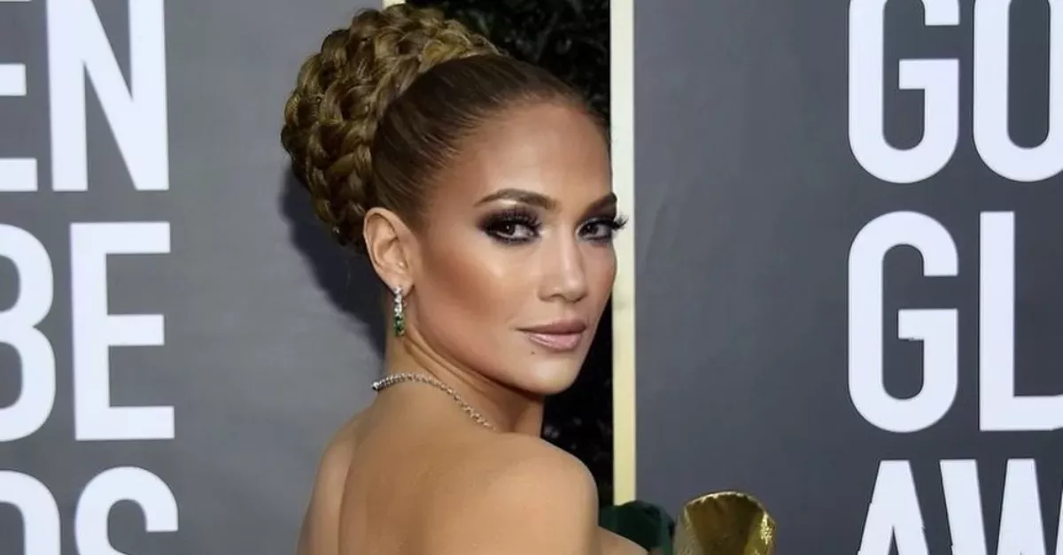 Jennifer Lopez Had An Absolutely Sublime New Hairstyle With Lacquered Hair And XXL Extensions