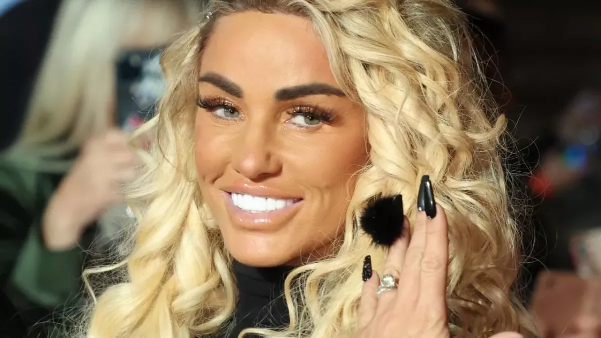 Katie Price’s new gesture brutally trolled as ‘totally inappropriate’