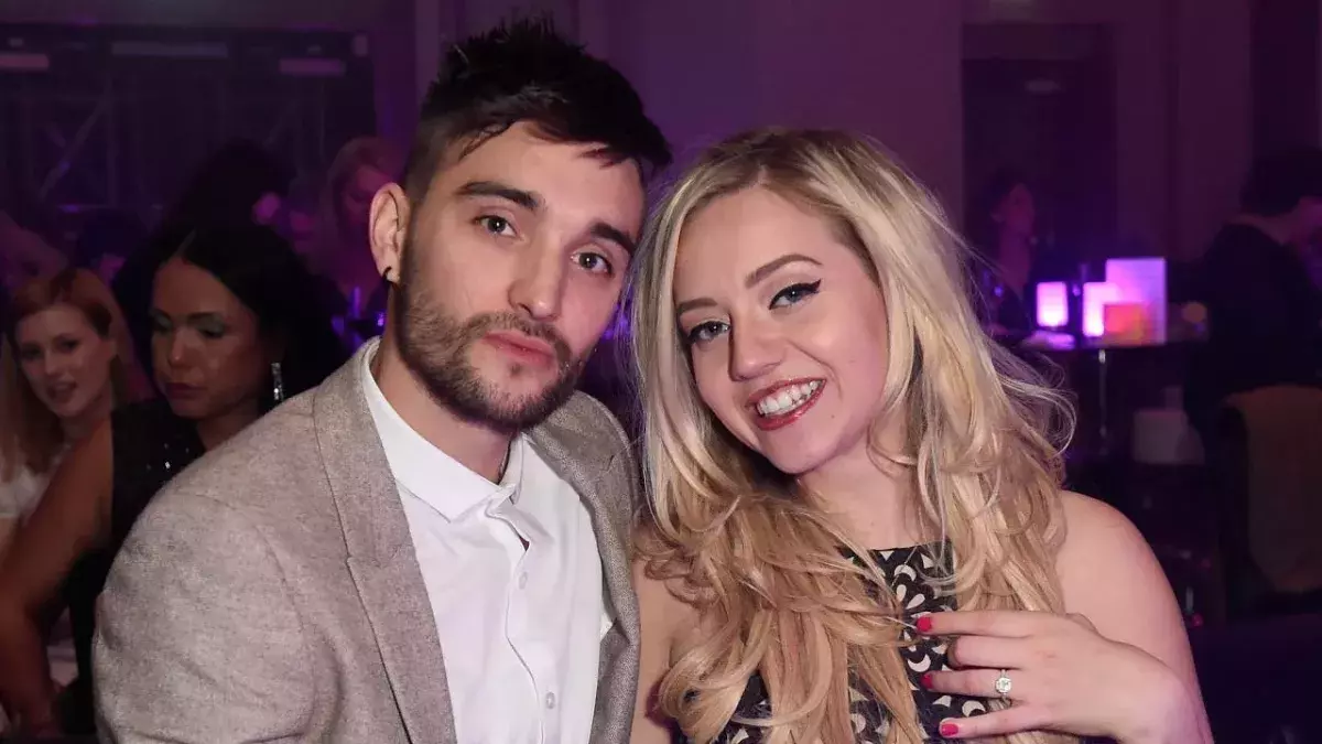 Kelsey Parker moves on Tom Parker