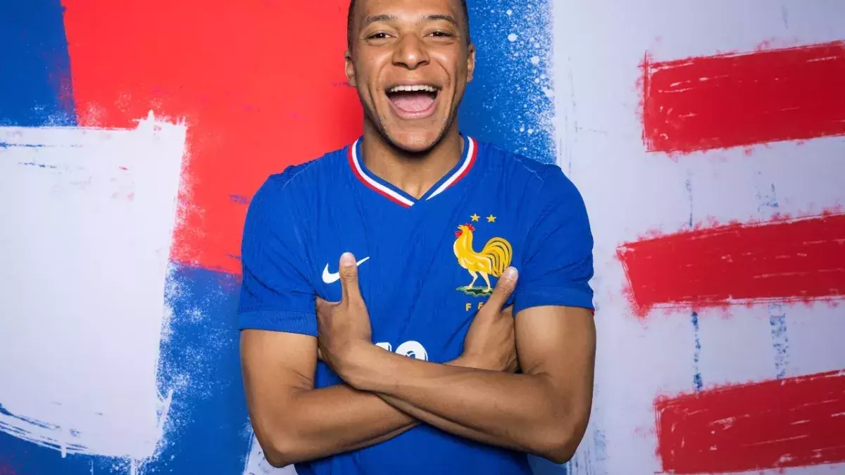 Kylian Mbappé salary drop Real Madrid player football PSG