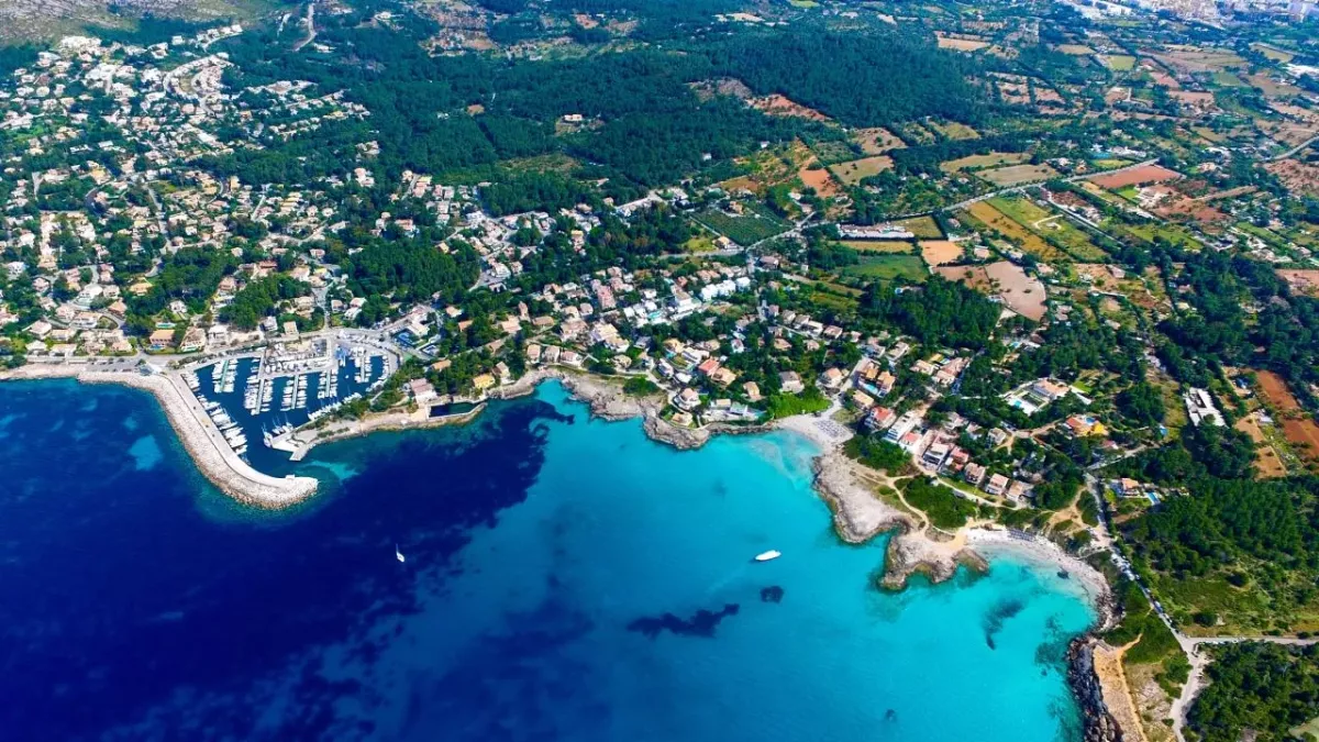 Laura Whitmore admits not knowing where Love Island 2021 will be filmed