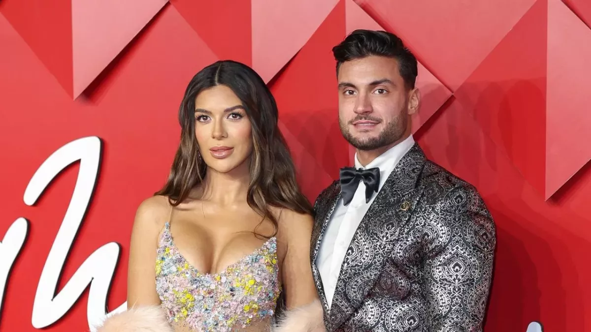 Love Island: Ekin-Su and Davide leave fans guessing about their relationship status