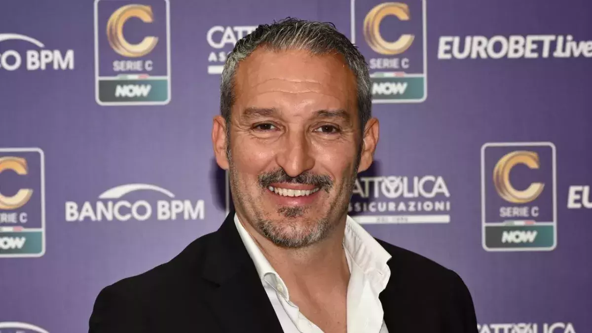 World Cup winner Gianluca Zambrotta diagnosed with severe Genu Varum, what is Bow Legs?