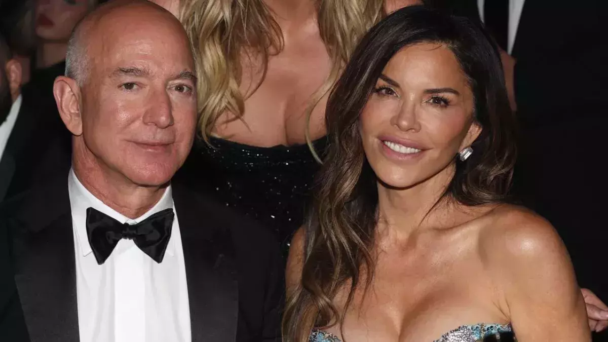 Inside Jeff Bezos' wedding to Lauren Sánchez and their solid prenup
