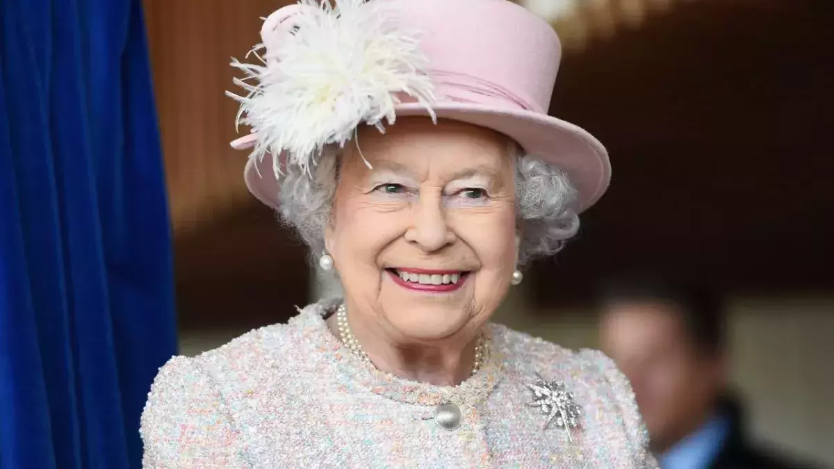 Buckingham Palace is looking for a pastry chef