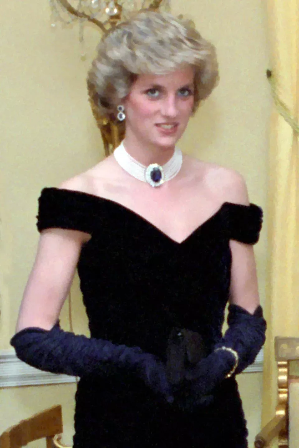Princess Diana’s ‘revenge dress’ expected to sell for £220,000 at auction
