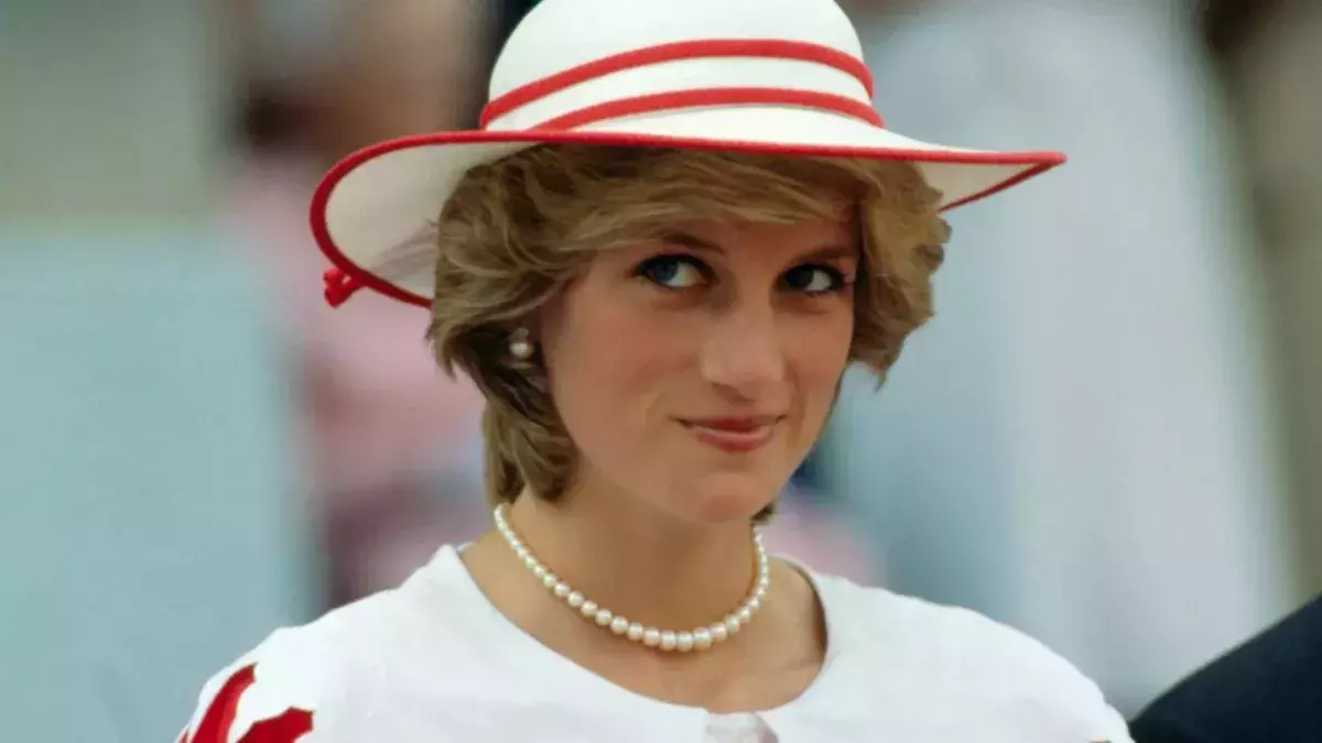 An ex-aide claims Princess Diana was the first one to stray in marriage