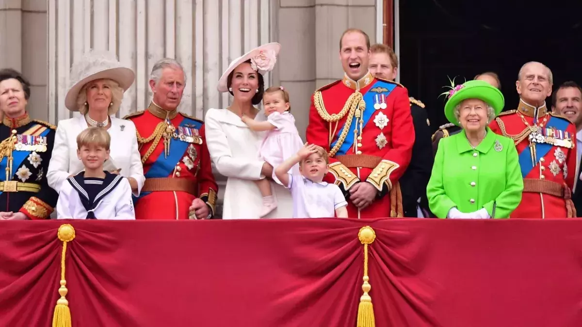 Here are some strange things the Royal Family can’t do 