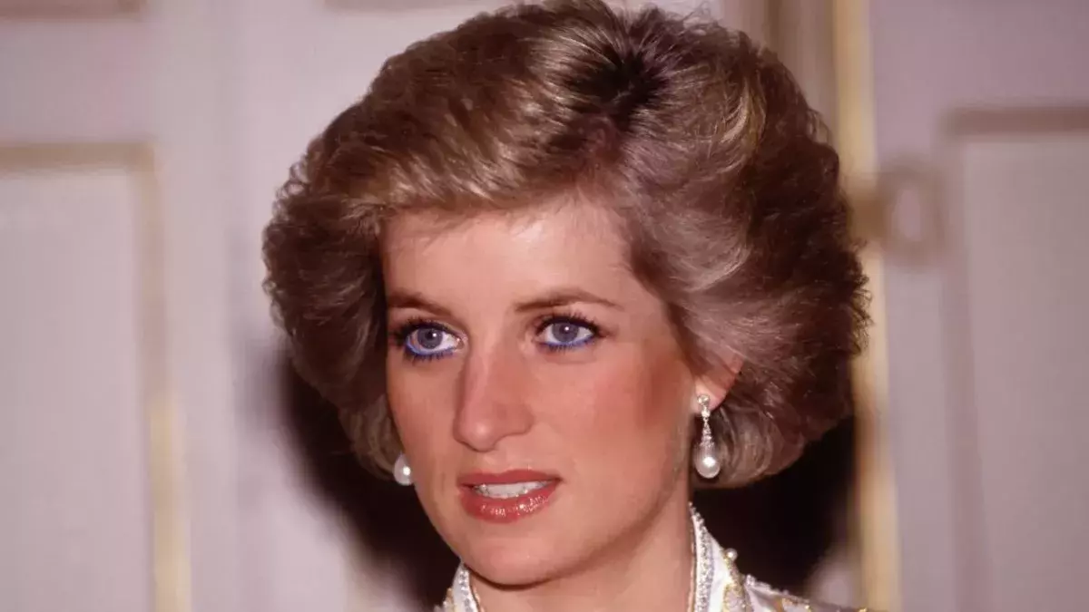 Princess Diana first job application lying about date of birth auction