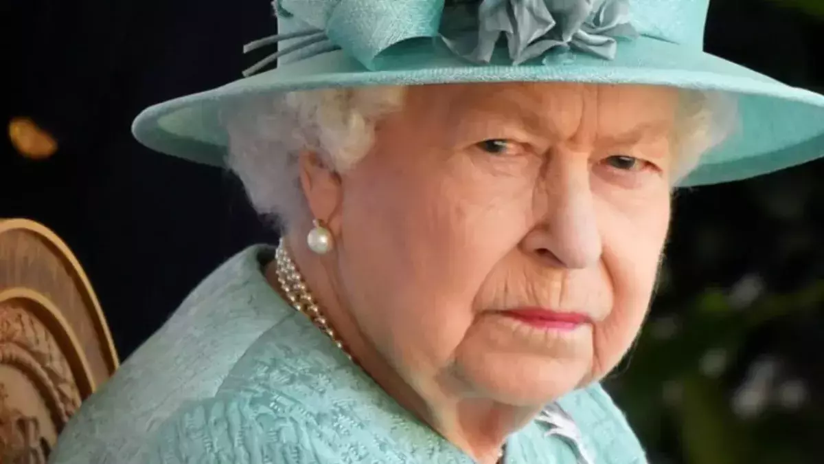 The Queen could cancel the Sussexes invitation to her Platinum Jubilee in light of upcoming tell-all memoir 