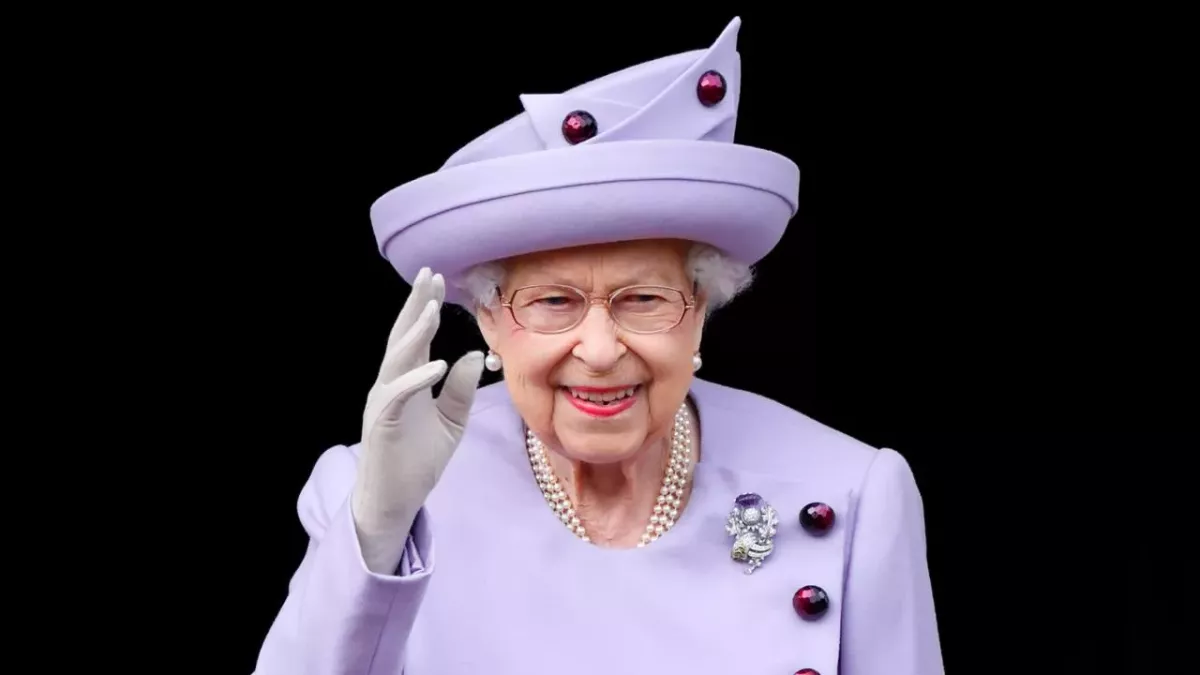 Queen Elizabeth II apparently had a 'secret' friendship with this famous Hollywood actor
