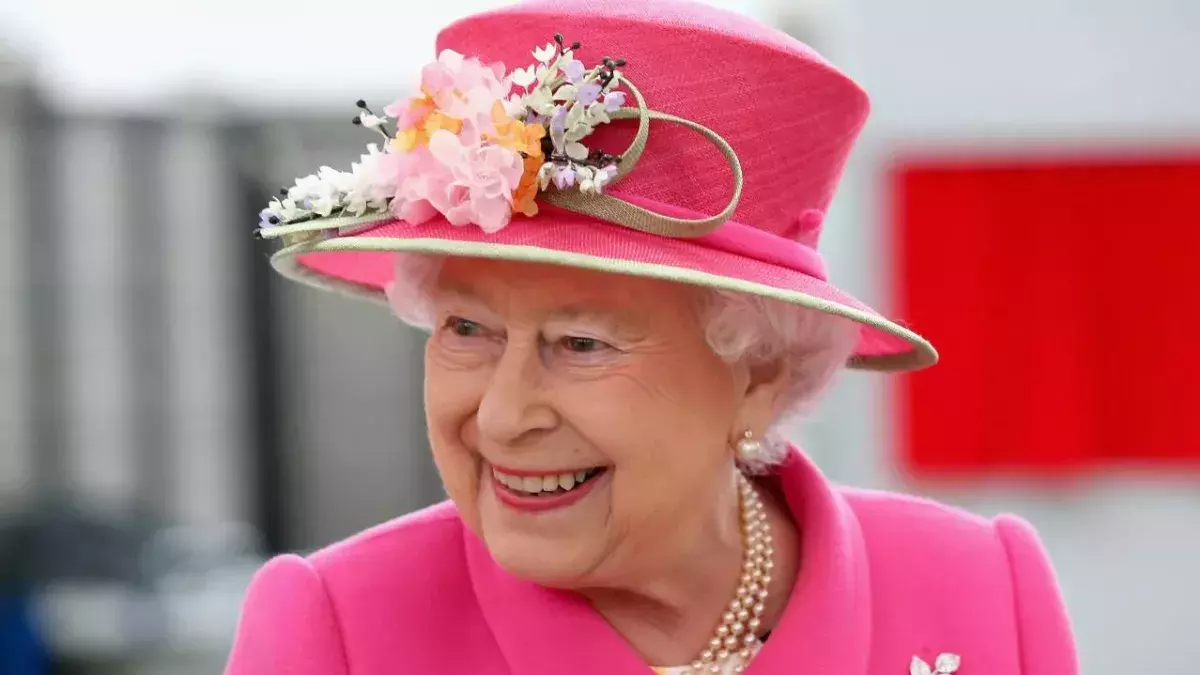 Queen misses Remembrance Sunday service due to strained back