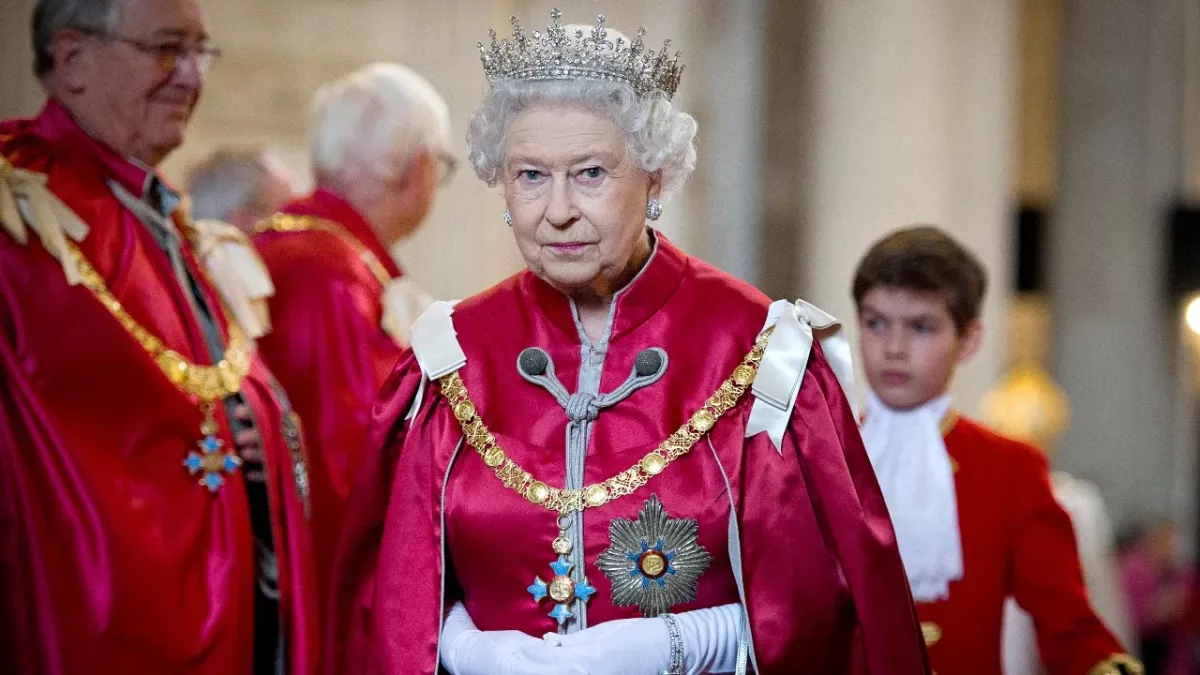Queen in regal outfit
