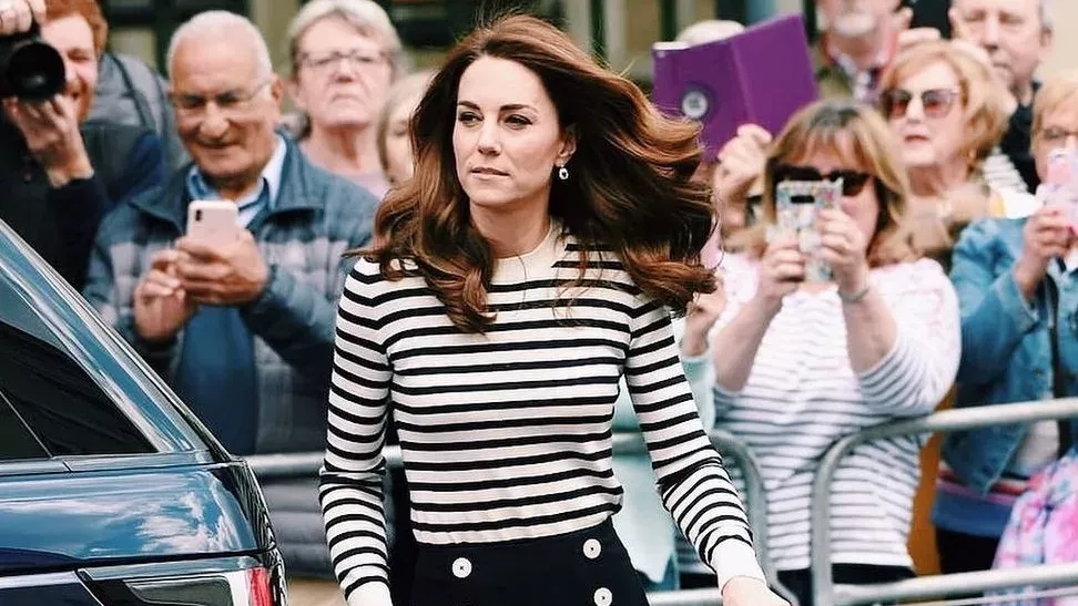 Shoppers are going wild for Kate Middleton's green Zara blazer 
