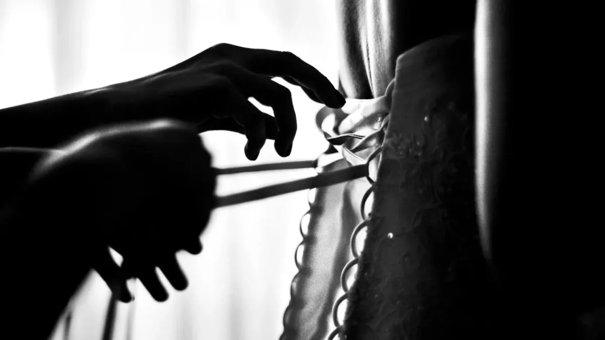 Corset lacing