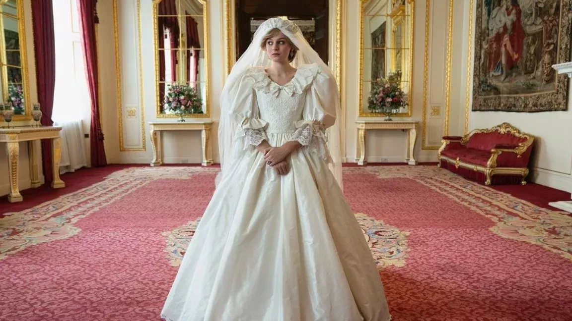 Lady Di in her wedding dress.