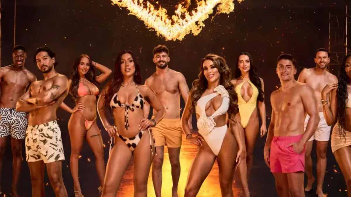 Love Island villa connections mess chaos Ayo lies Mimii Uma Ciaran Nicole Harriett love triangle Joey Samantha Uma