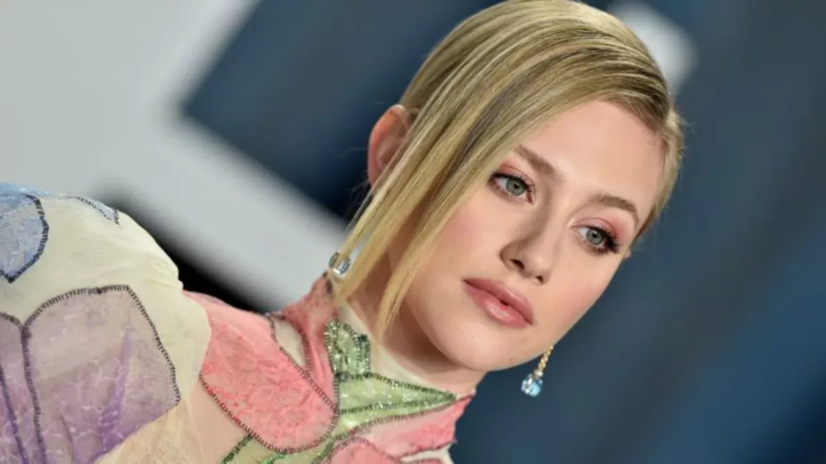 Riverdale’s Lili Reinhart Came Out on Instagram to the Surprise of Her Fans!