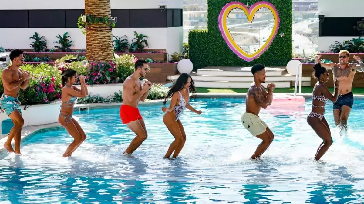 This UK beauty queen is the first contestant of Love Island 2021