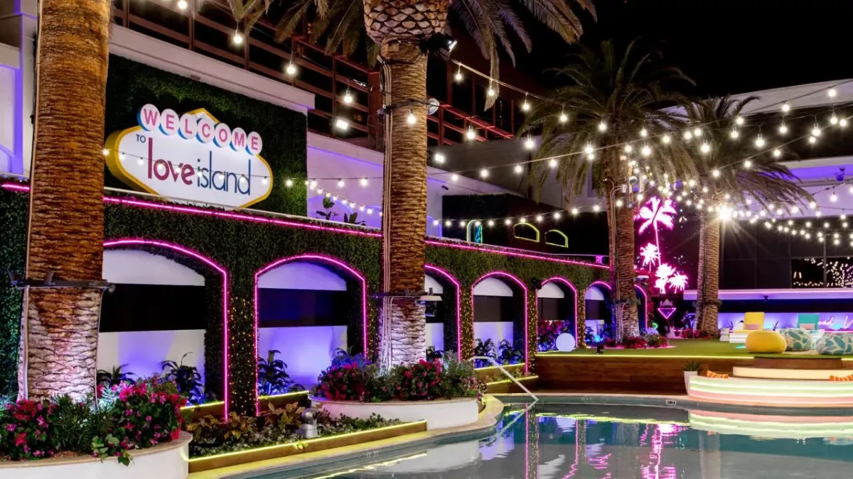 Winter Love Island fans enraged after Ron's behaviour leaves Lana distraught