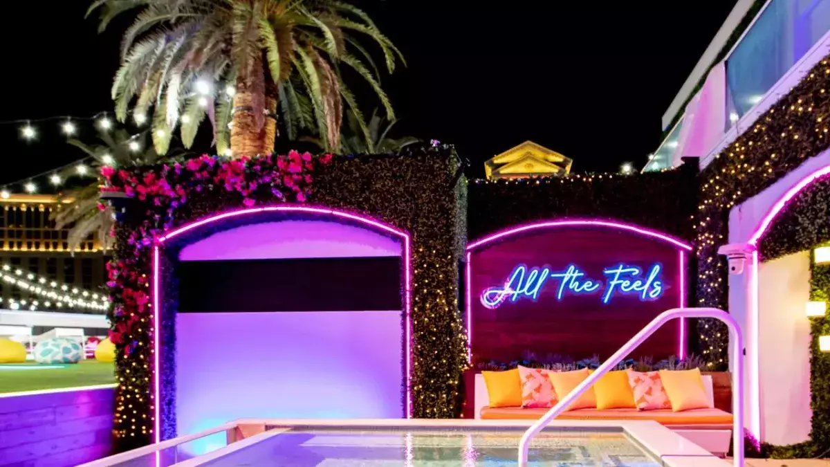 Winter Love Island: Zara Deniz takes a chance at her 'robbed' romance with this Islander