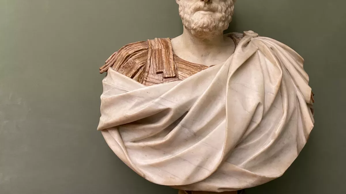 Archeologists unearth massive statue dating from Roman times near British motorway