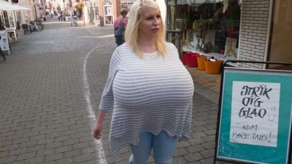 At 5 Stone, This German Model Claims to Have the World’s Largest Breasts