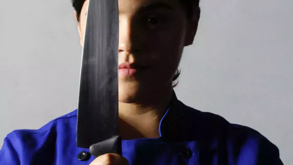 After an attempted sexual assault, she cuts off her boss' penis
