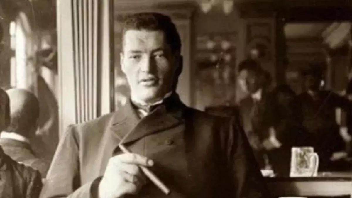 The astonishing case of Adam Rainer: The world’s only dwarf and giant