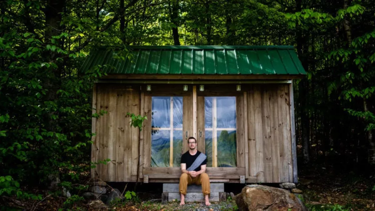 'Did I Miss Anything?': A Man Emerges From a 75-Day Silent Retreat to Find the World in Shambles