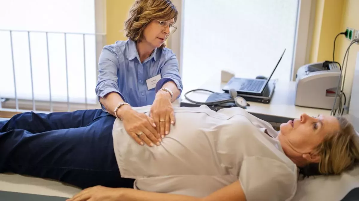 ‘Dinner plate sized’ device found inside woman's stomach months after cesarean birth