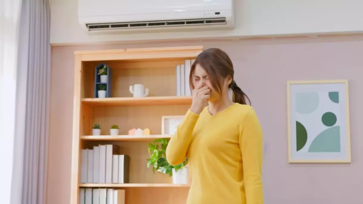 Fishy smell in your bedroom? It might be due to an extremely dangerous reason