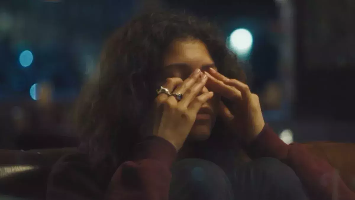 girl persistent headaches death