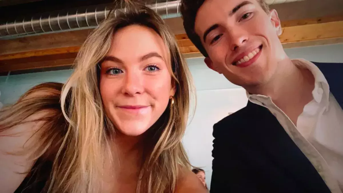 Girlfriend drafts 17-page contract for new Tinder beau two weeks after first date.