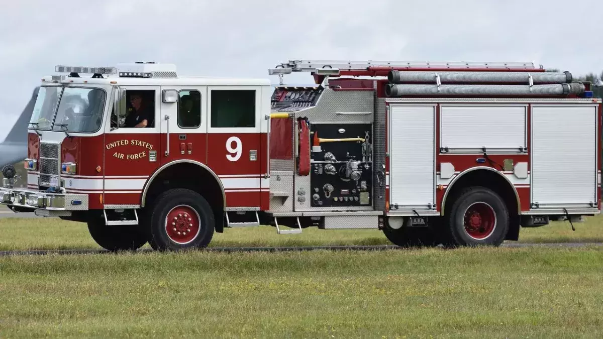 Her vibrator almost catches fire, she has to call the fire brigade urgently