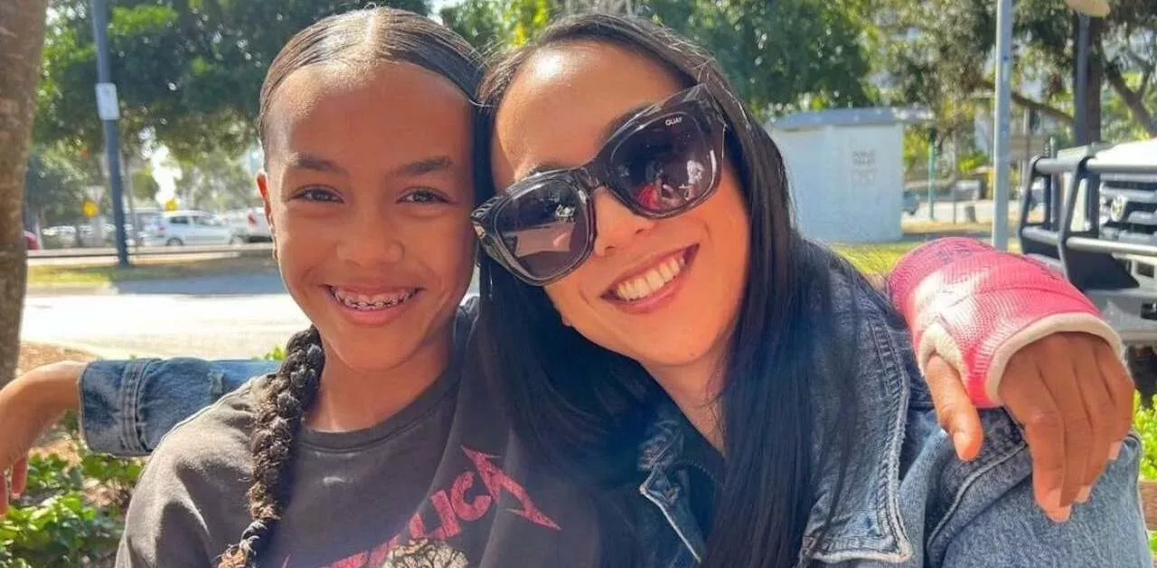 influencer mother daughter school unusual