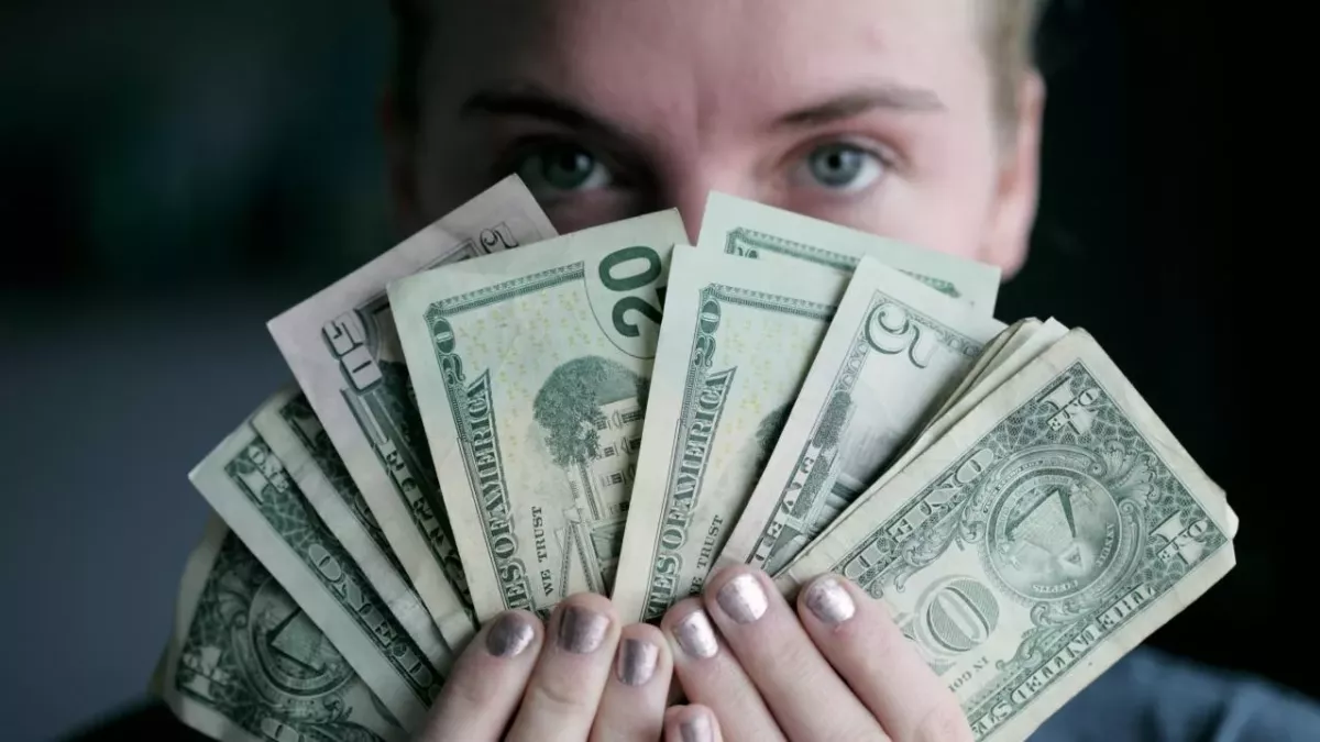 waitress tipped £7million lottery ticket turned her life into a nightmare