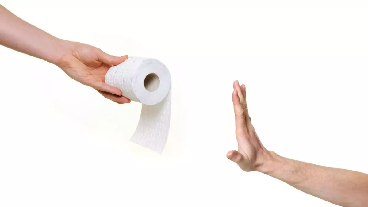 This woman claims she stopped wiping her butt, and uses a litter box instead